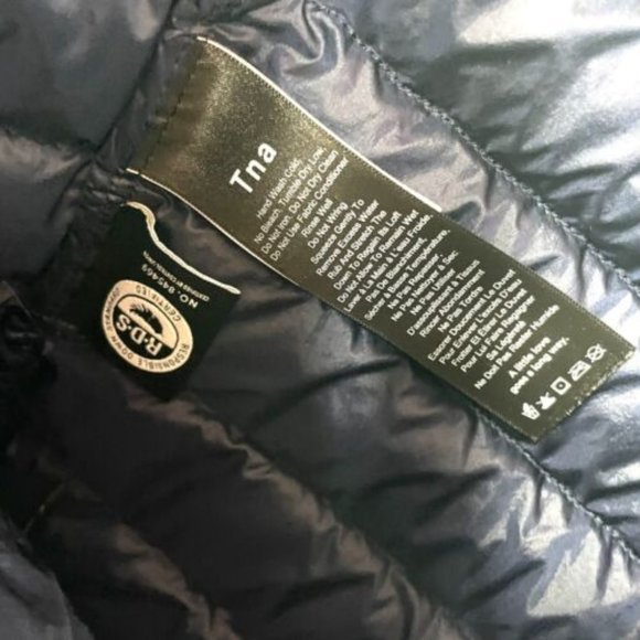 Aritzia TNA Botanie‎ Goose Down Packable Puffer Jacket Navy blue, size xxs - Picture 5 of 11